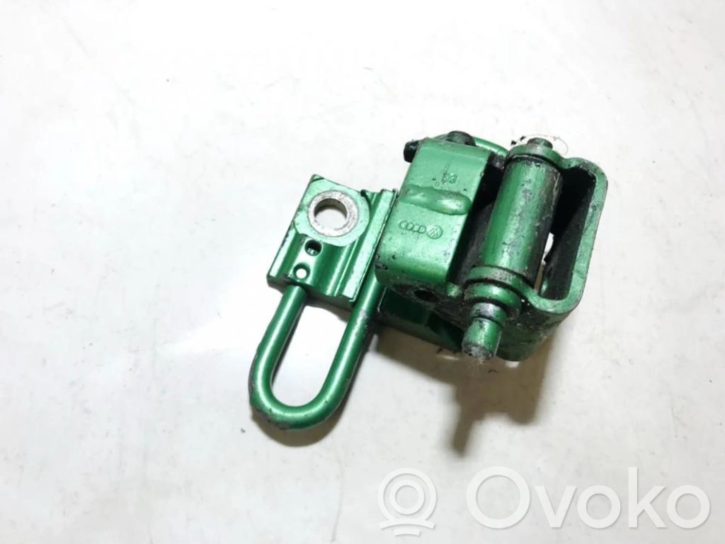 Skoda Octavia Mk1 (1U) Bisagra inferior de la puerta trasera