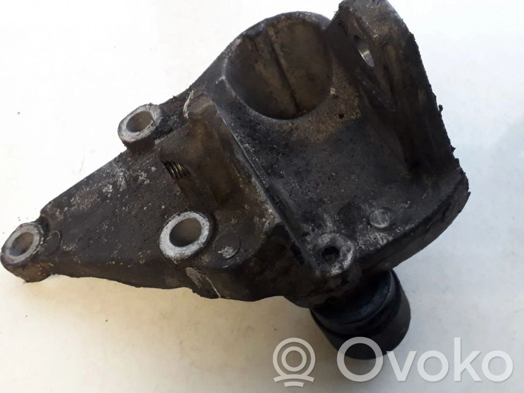 Citroen C5 Engine mounting bracket 