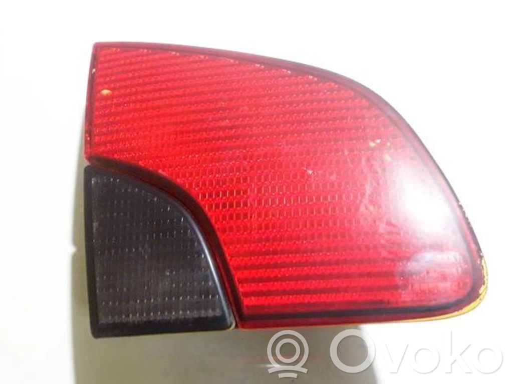 Peugeot 406 Luci posteriori del portellone del bagagliaio 