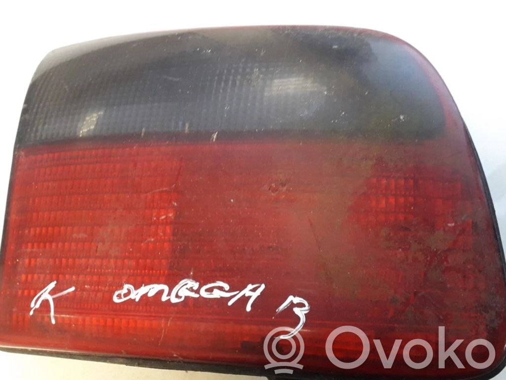Opel Omega B1 Takaluukun takavalot 