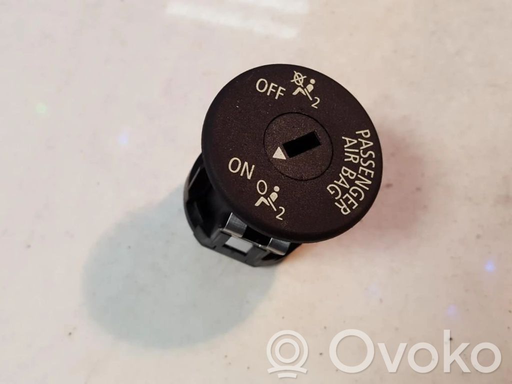 Comutator pornit/oprit airbag pasager   919688604,6131,6131,919688604