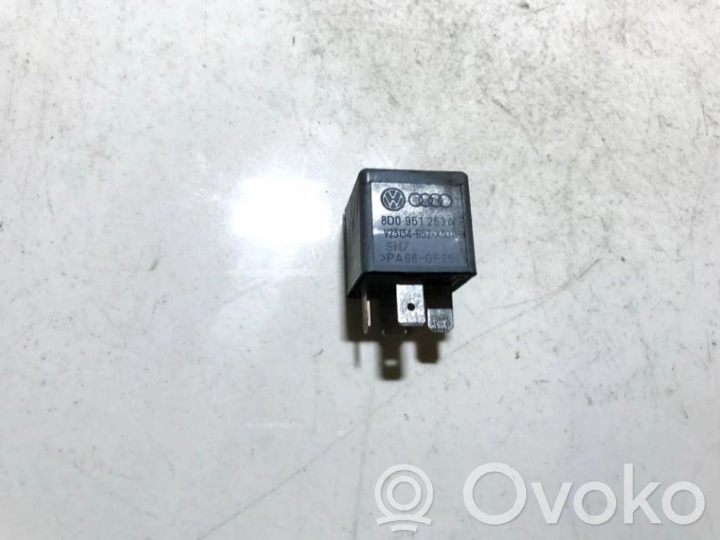 Otros relés   8D0951253A,V23134B52X301,8D0951253A,V23134B52X301