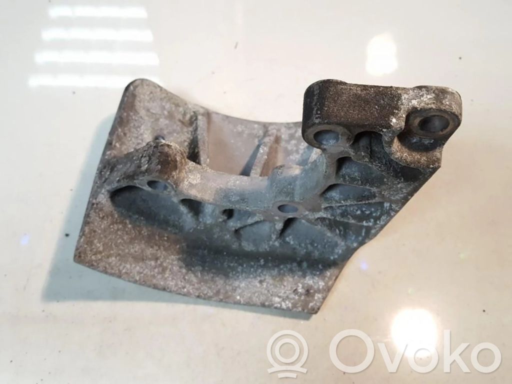 Chevrolet Captiva Moottorin kiinnikekorvake (käytetyt) 