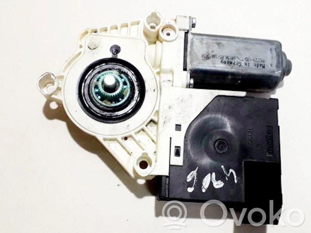 Volkswagen PASSAT B6 Silnik regulatora szyby drzwi przednich 