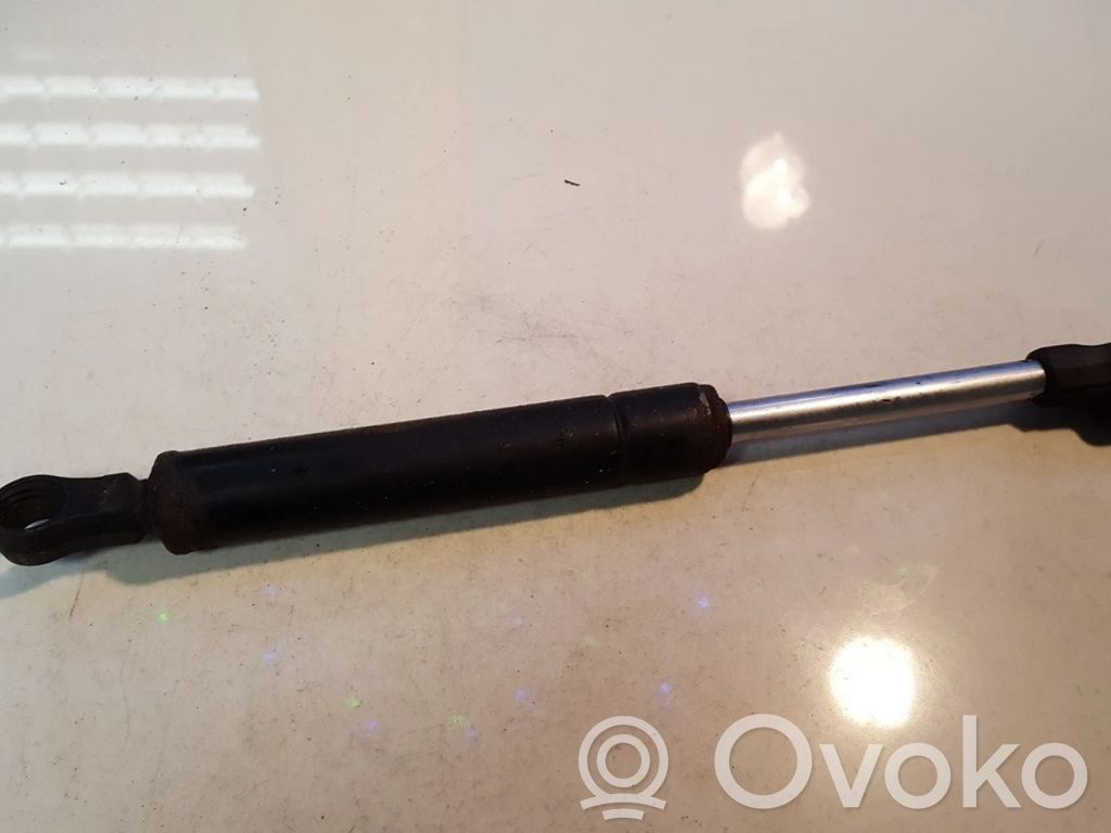 Mazda 121 SM Tailgate/trunk strut/damper 
