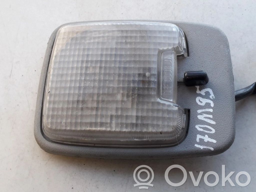 Mazda 323 F Luz del asiento trasero 