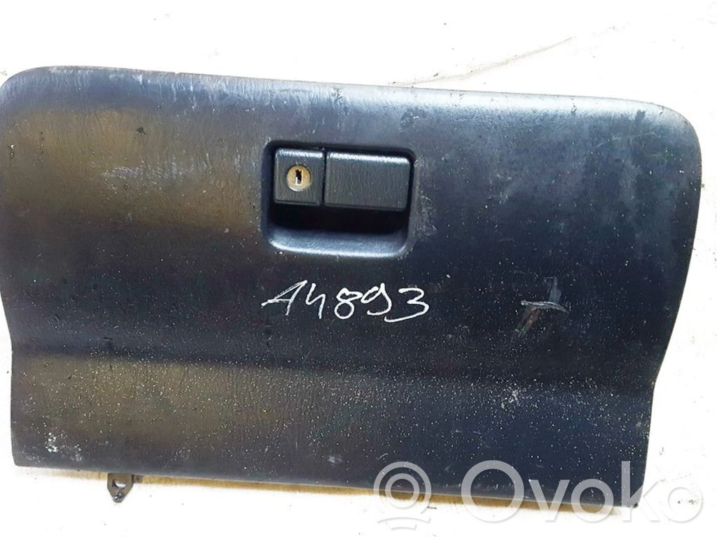 Toyota RAV 4 (XA20) Schowek deski rozdzielczej