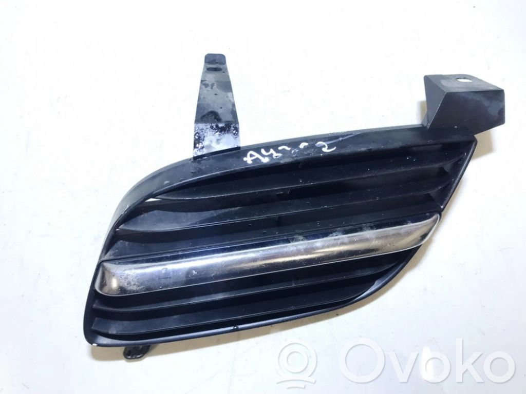 Nissan Almera N16 Griglia anteriore