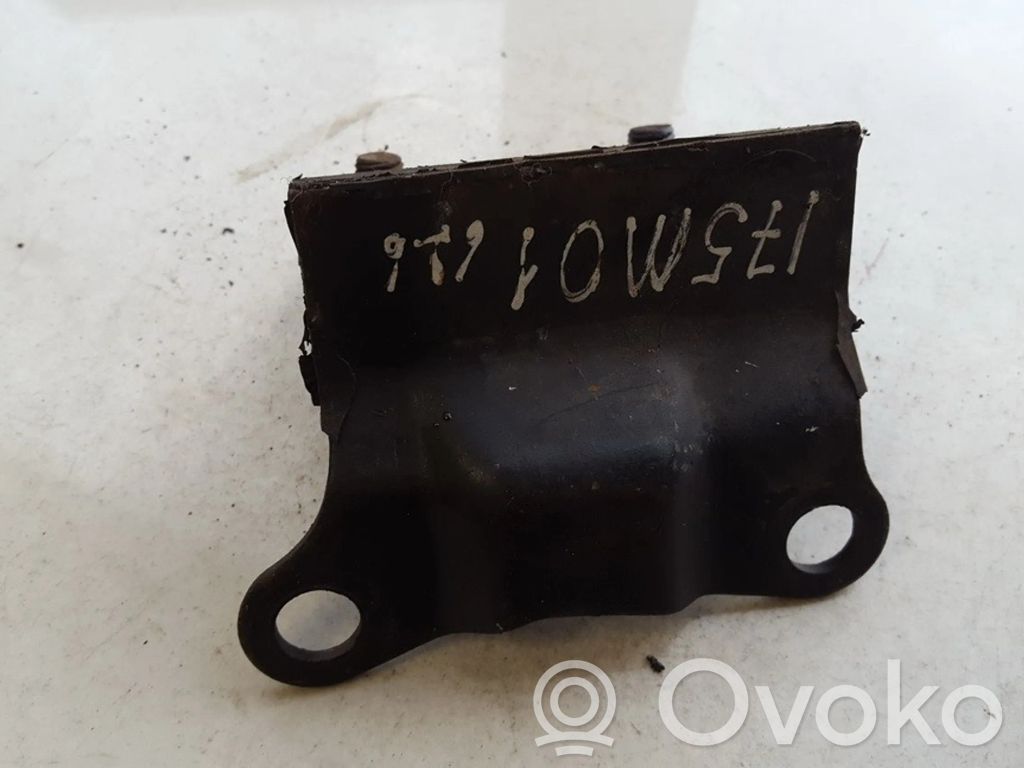 Engine mount bracket