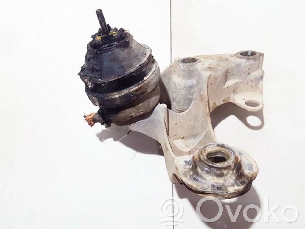 Łapa / Mocowanie silnika   4B0199352,4B0199352