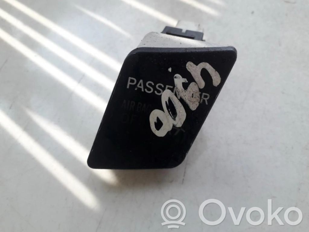 Toyota Yaris Otros interruptores/perillas/selectores 