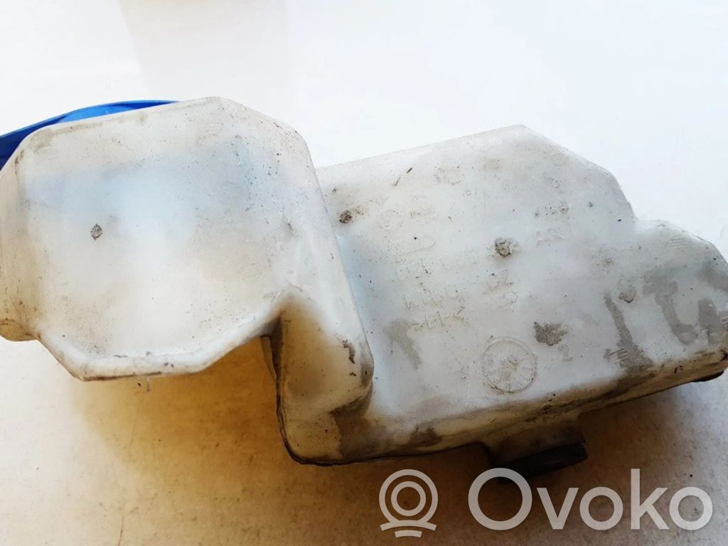 Audi A4 S4 B5 8D Réservoir de liquide lave-glace