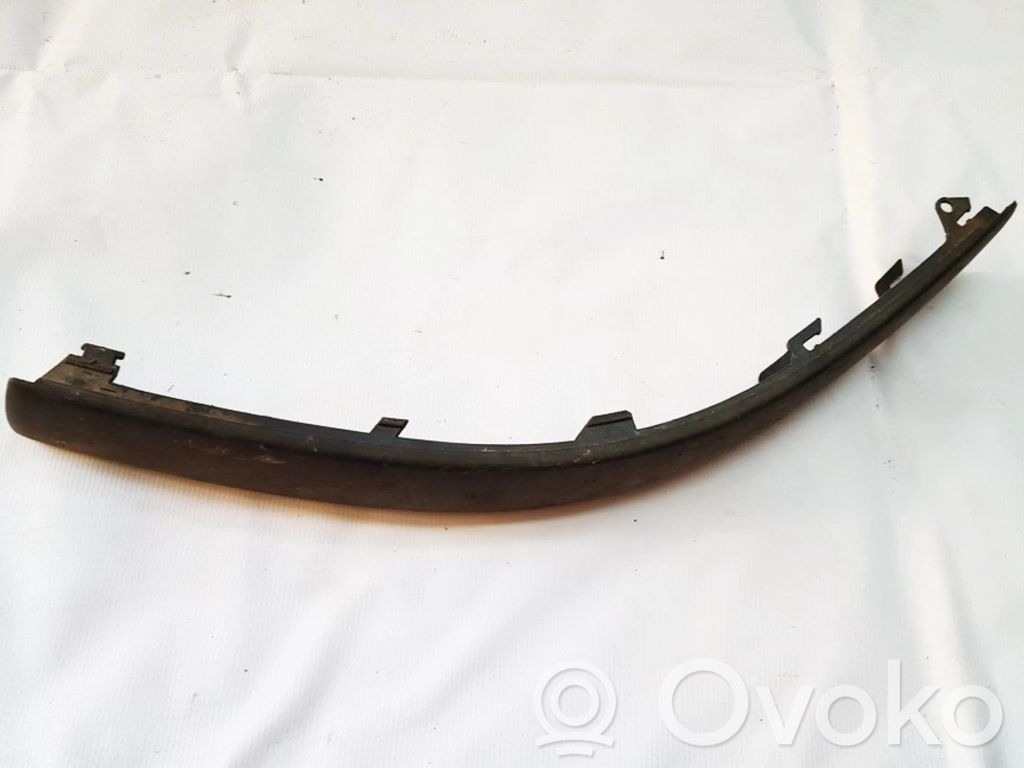 Volkswagen PASSAT B5 Modanatura separatore del paraurti anteriore
