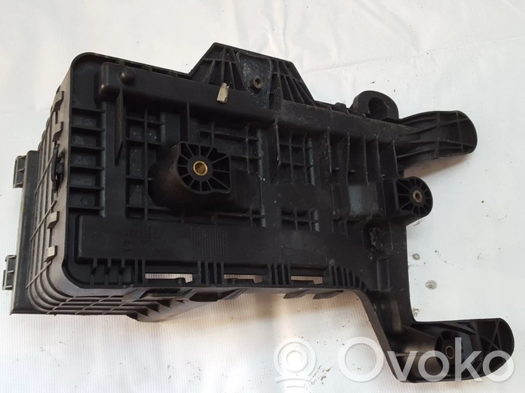 Volkswagen Touran I Vassoio scatola della batteria
