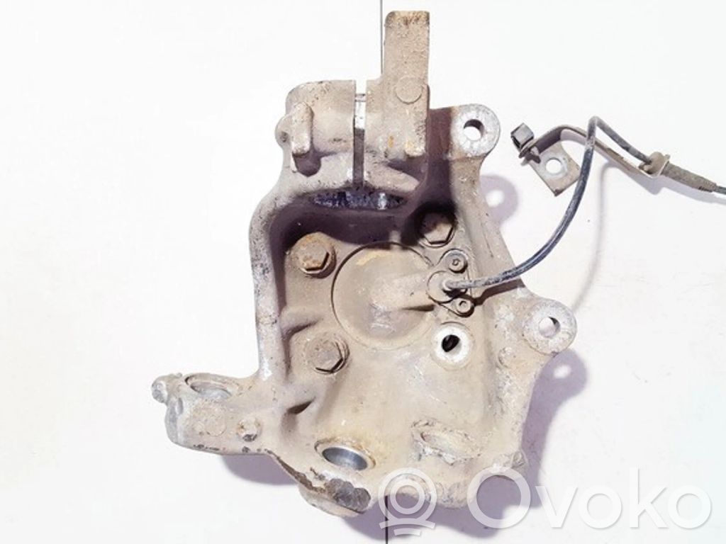 Front wheel hub