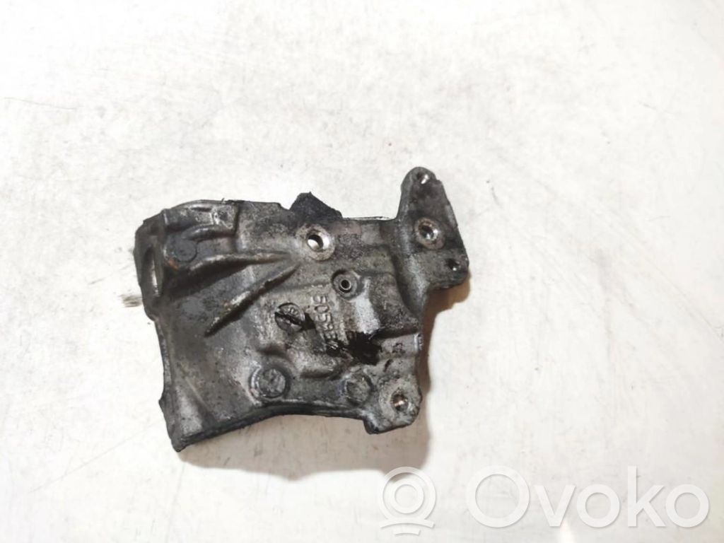 Engine mounting bracket   505932,505932
