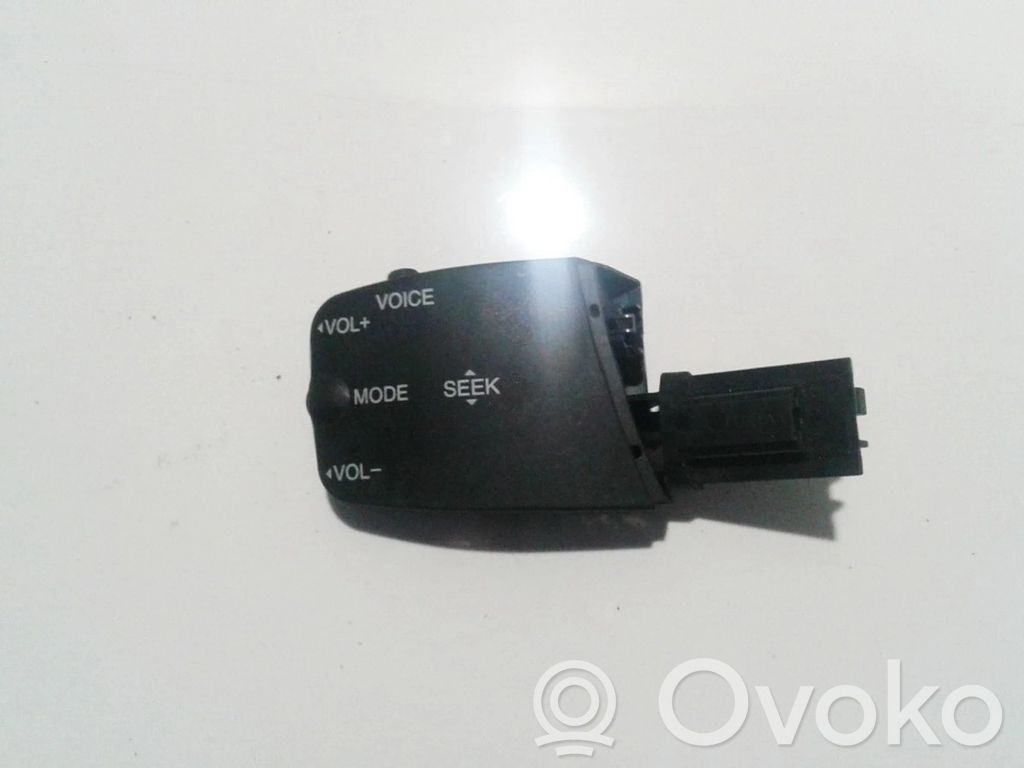 Przyciski multifunkcyjne   3M5T14K147BE,3M5T14K147BE