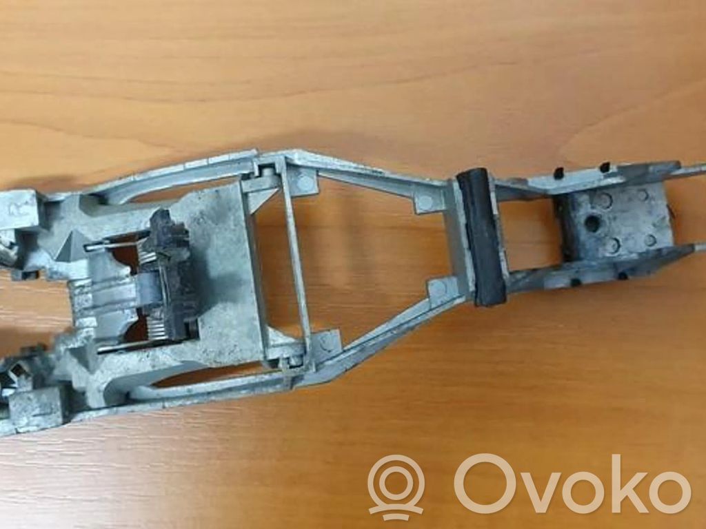 Volkswagen PASSAT B5 Maniglia esterna per portiera anteriore