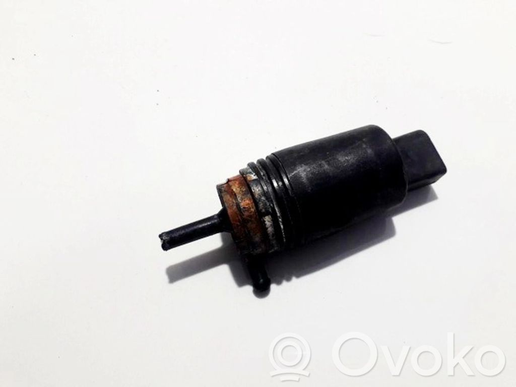 BMW 5 E39 Pompa spryskiwacza szyby przedniej / czołowej 