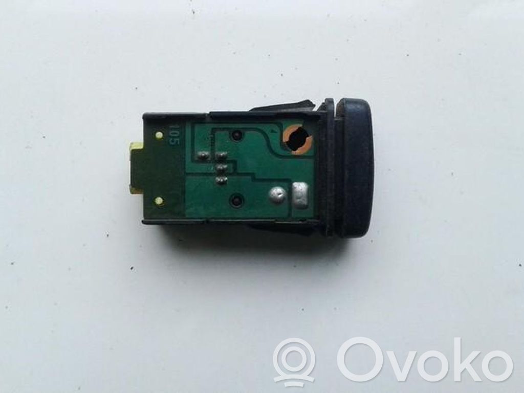 Mazda 323 Włącznik świateł przeciwmgielnych 