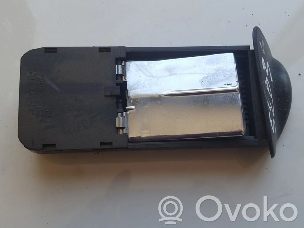 Ford Focus Aschenbecher 