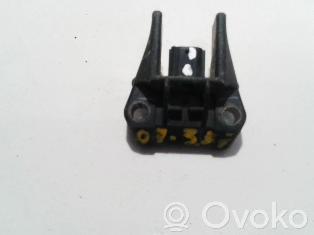 Toyota RAV 4 (XA20) Senzor impact/declanșare airbag 