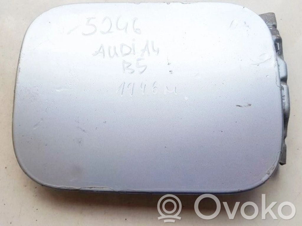 Klapka wlewu paliwa   8D0010139D,8D0010139D