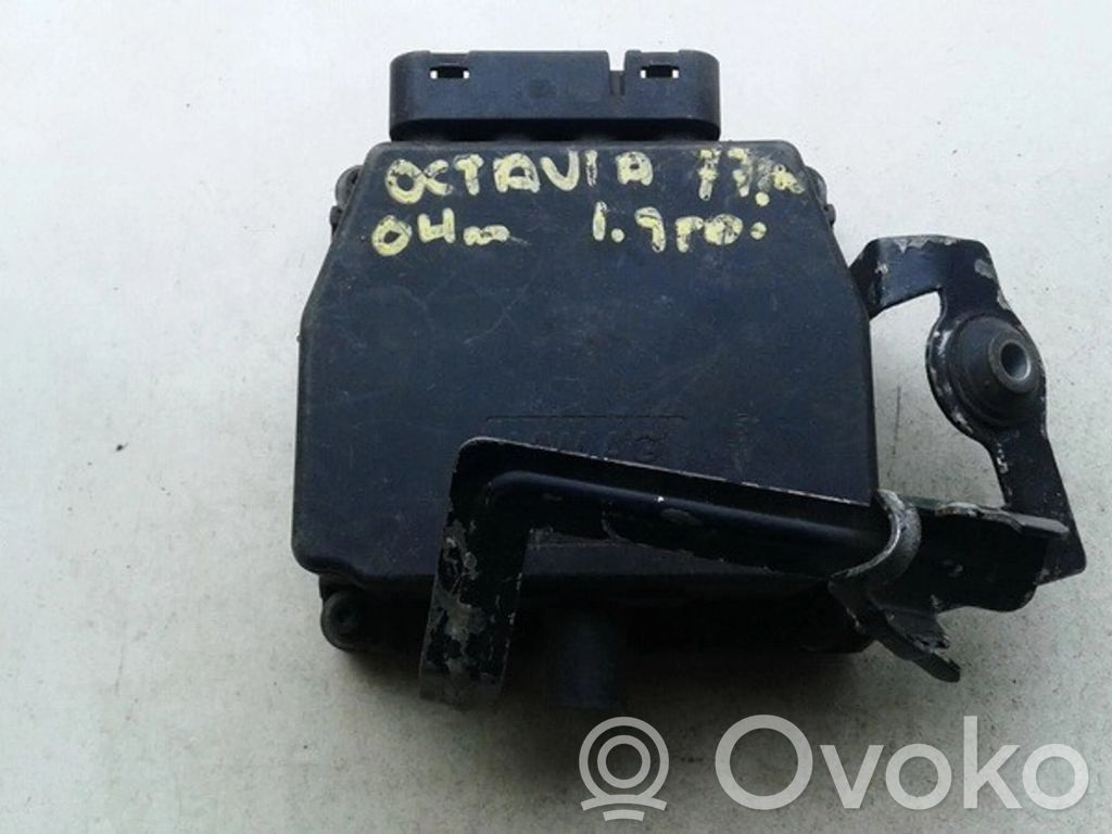 Skoda Octavia Mk1 (1U) Zawór podciśnienia / Elektrozawór turbiny