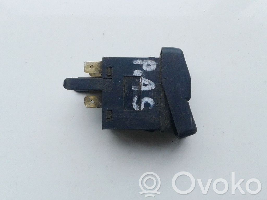 Volkswagen PASSAT B3 Comutator lumini ceață 