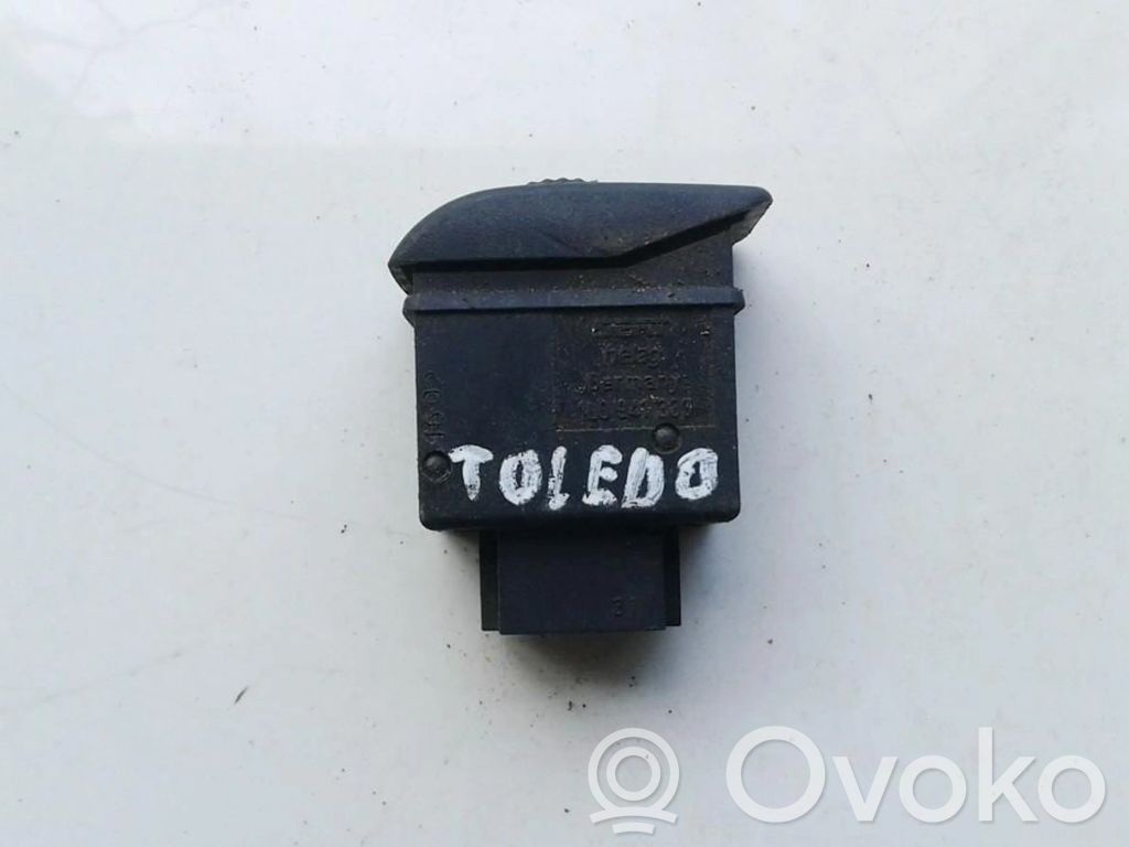 Seat Toledo I (1L) Schalter Leuchtweitenregulierung 