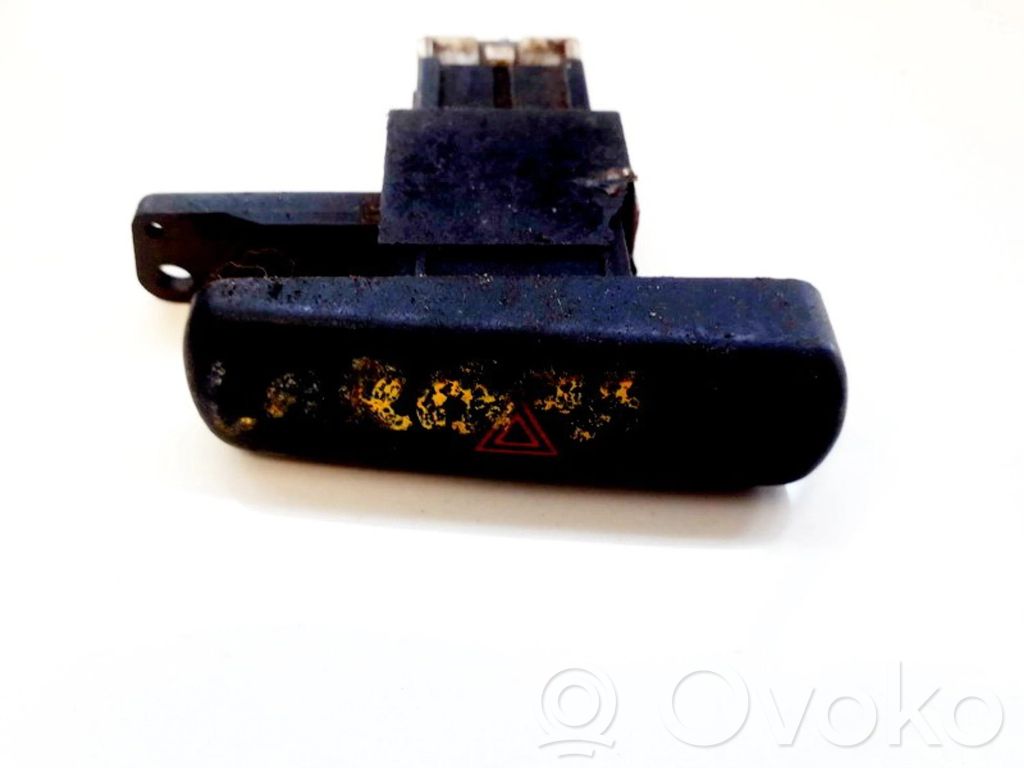 Mitsubishi Carisma Botón interruptor de luz de peligro 