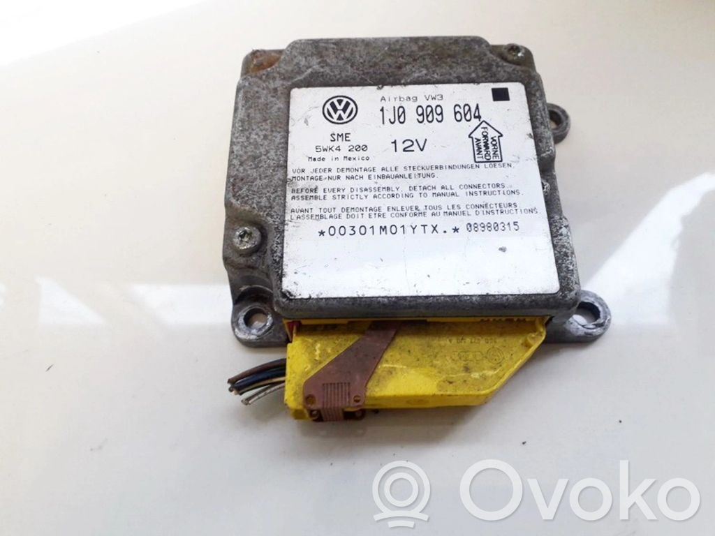 Volkswagen PASSAT B5 Unitate/modul de comandă airbaguri 
