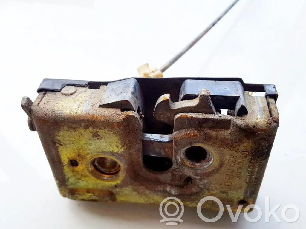 Volkswagen PASSAT B3 Încuietoare ușă spate 