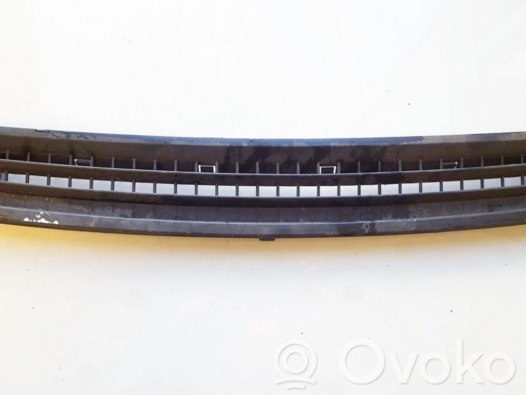 Nissan Qashqai Rejilla de ventilación central del panel 