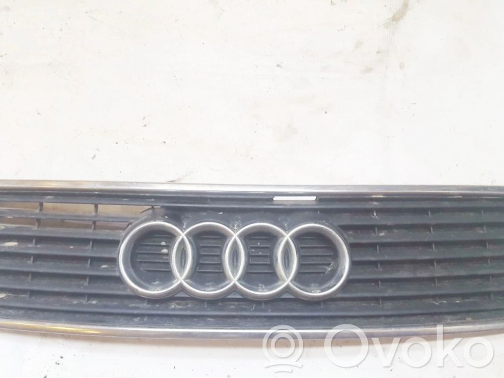 Audi 100 S4 C4 Etusäleikkö 