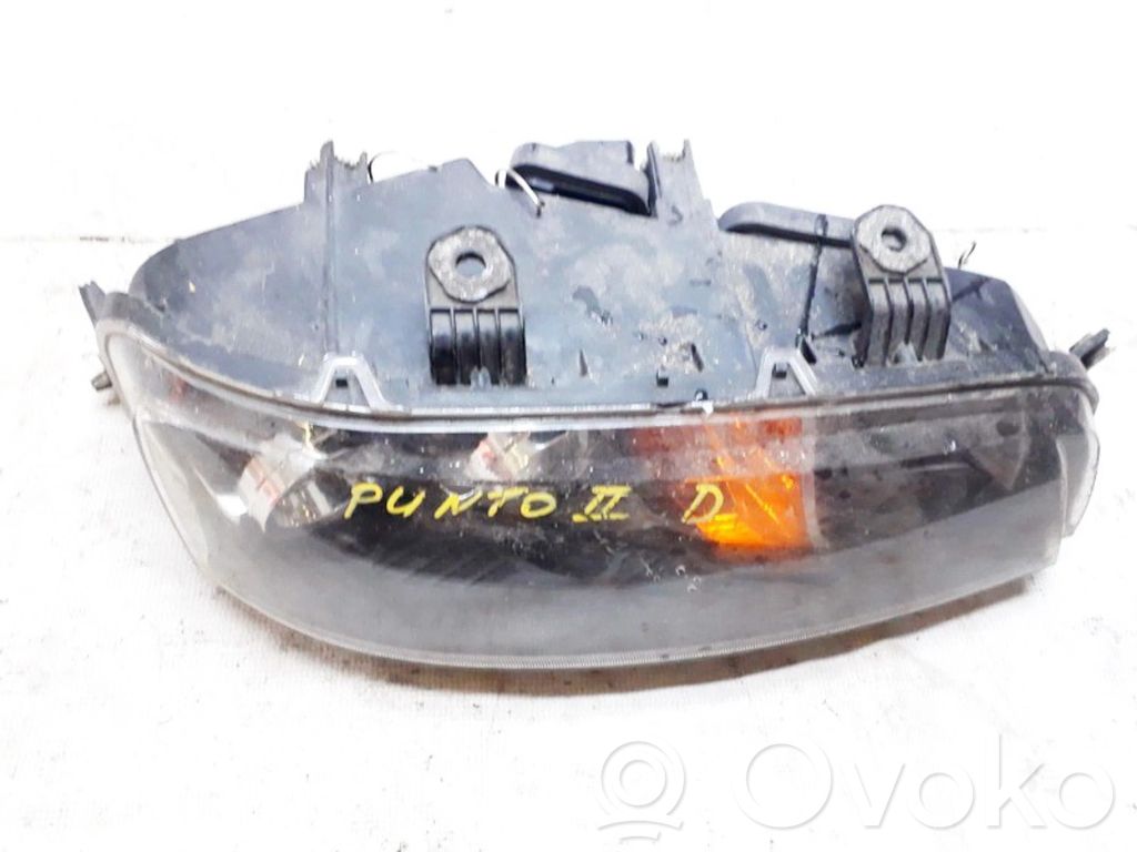 Fiat Punto (188) Far 
