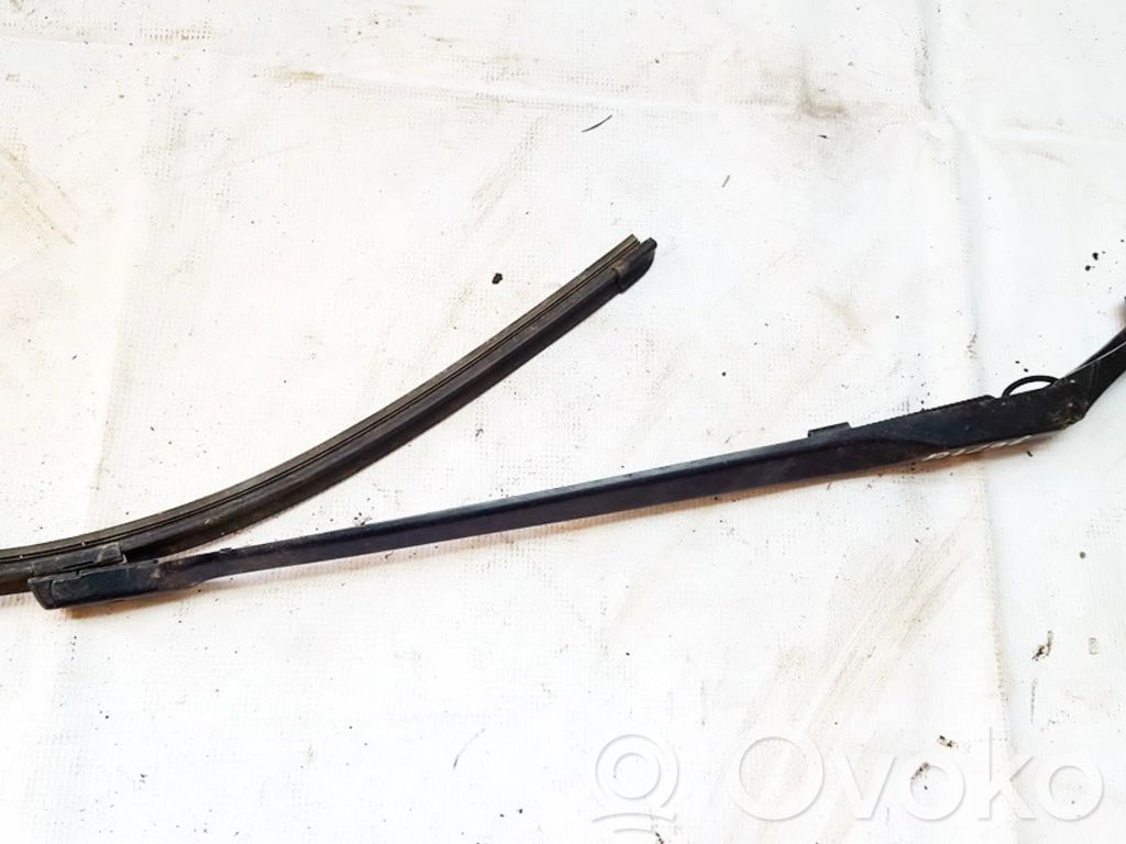 Toyota Avensis T270 Bras d'essuie-glace avant