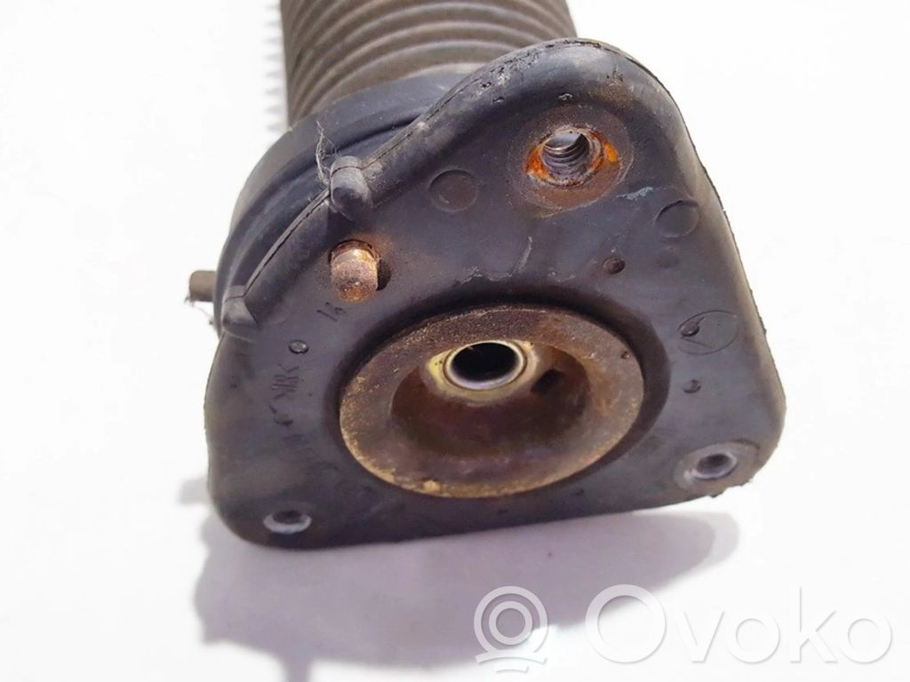 Mazda 5 Coil spring mount 