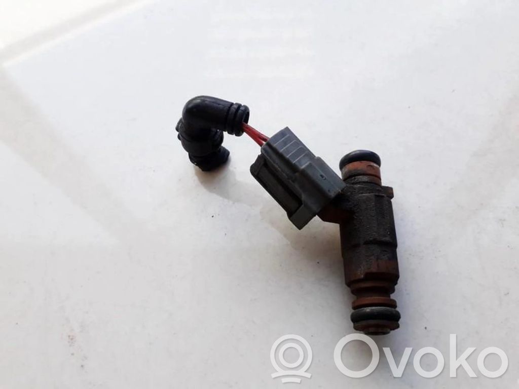 KIA Carens I Inyector de combustible 