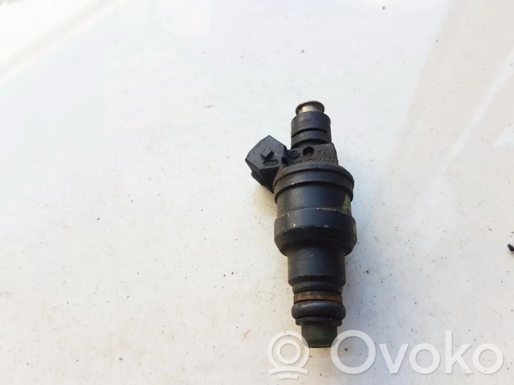 Volkswagen PASSAT B5 Iniettore 