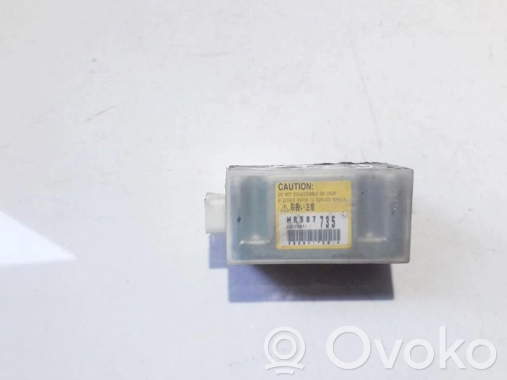 Mitsubishi Outlander Senzor impact/declanșare airbag