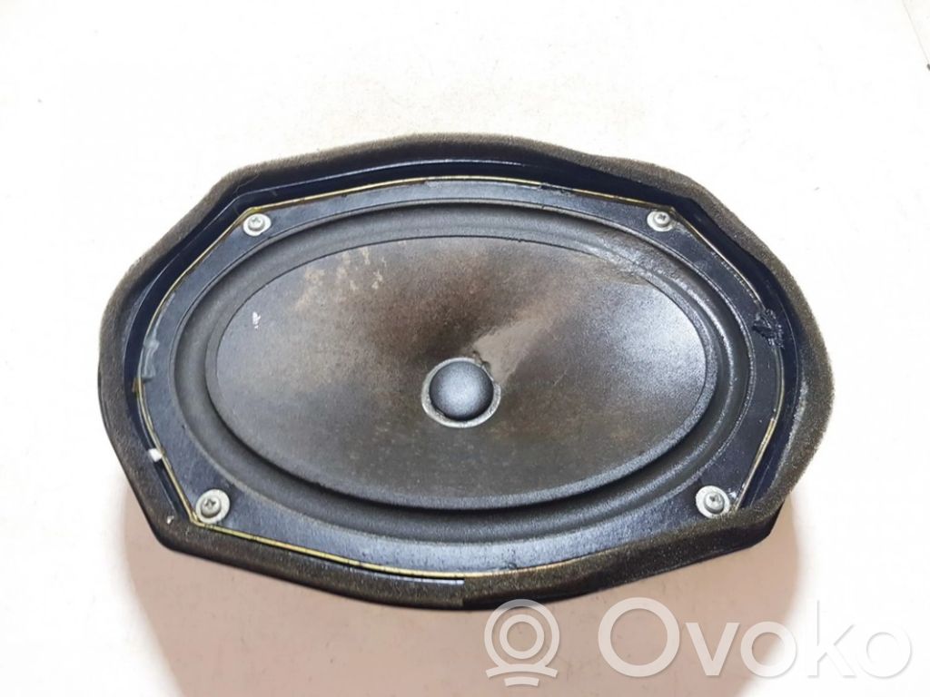 Altavoz de la puerta delantera