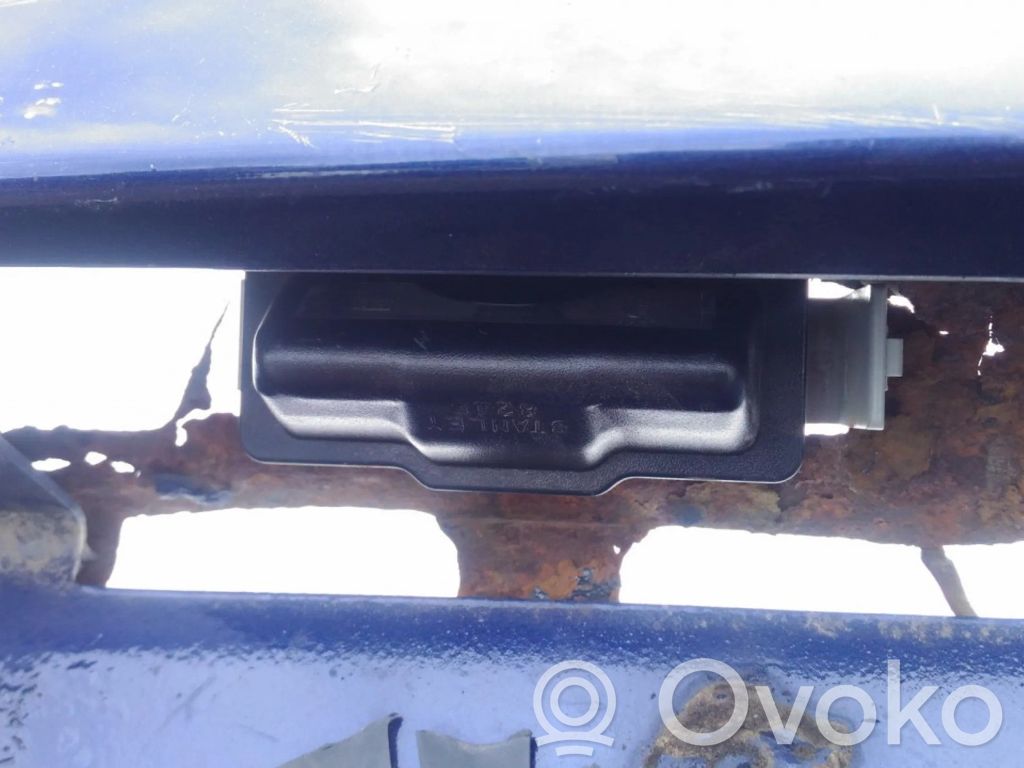 Mazda 323 Éclairage de plaque d'immatriculation 