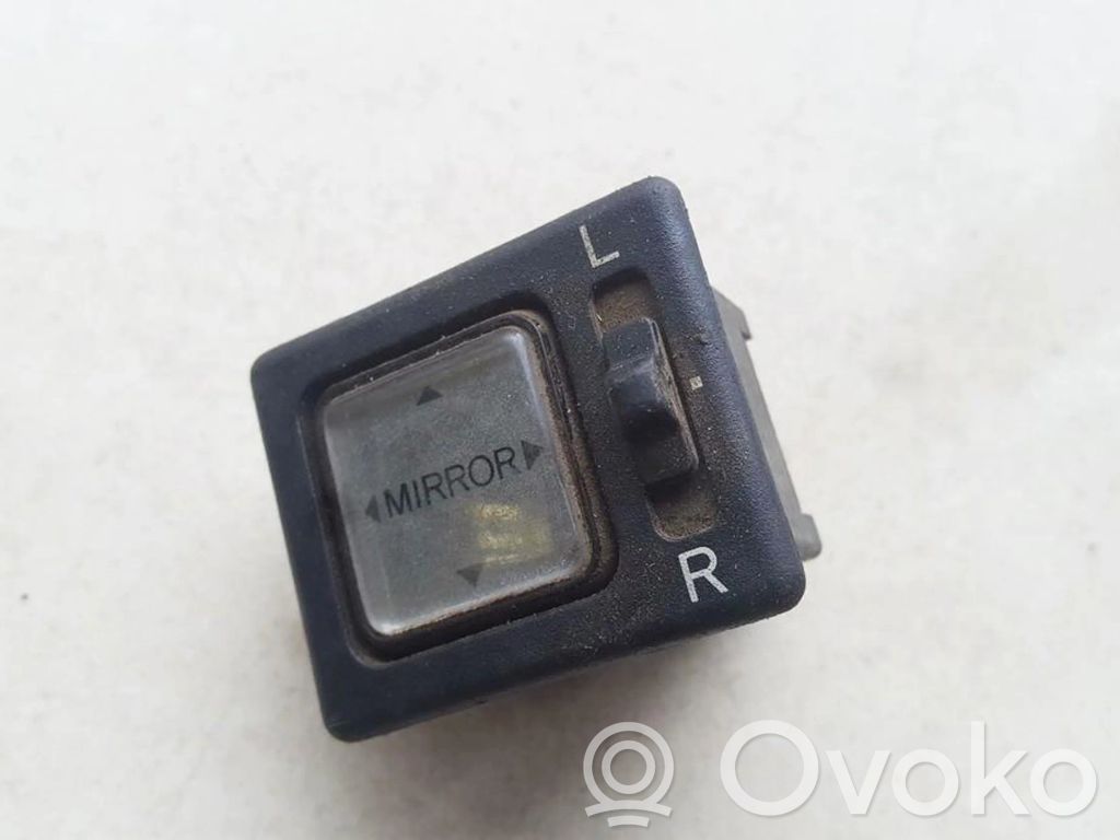 Przycisk regulacji lusterek bocznych   TR183035,TR183035