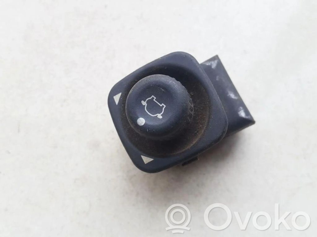 Interruptor del espejo lateral   95GG17B676AA,95GG17B676AA,95GG17B676AA,95GG17B676AA