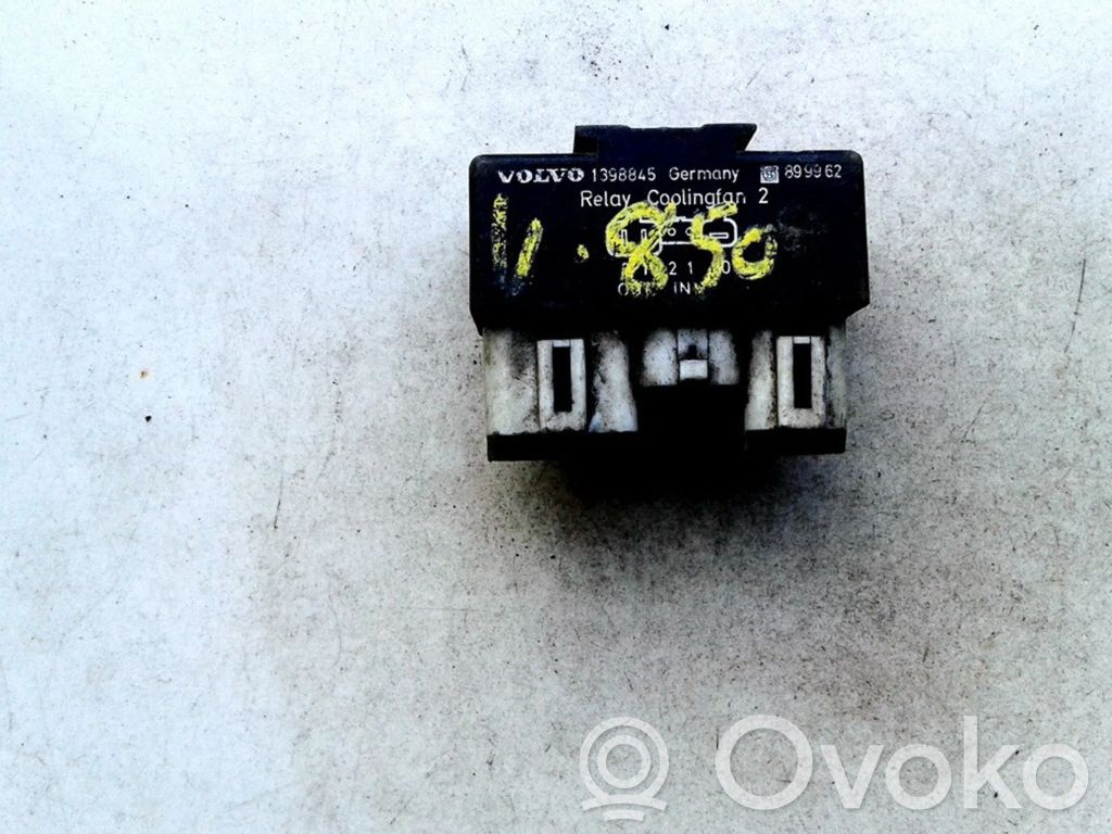 Volvo 850 Coolant fan relay 