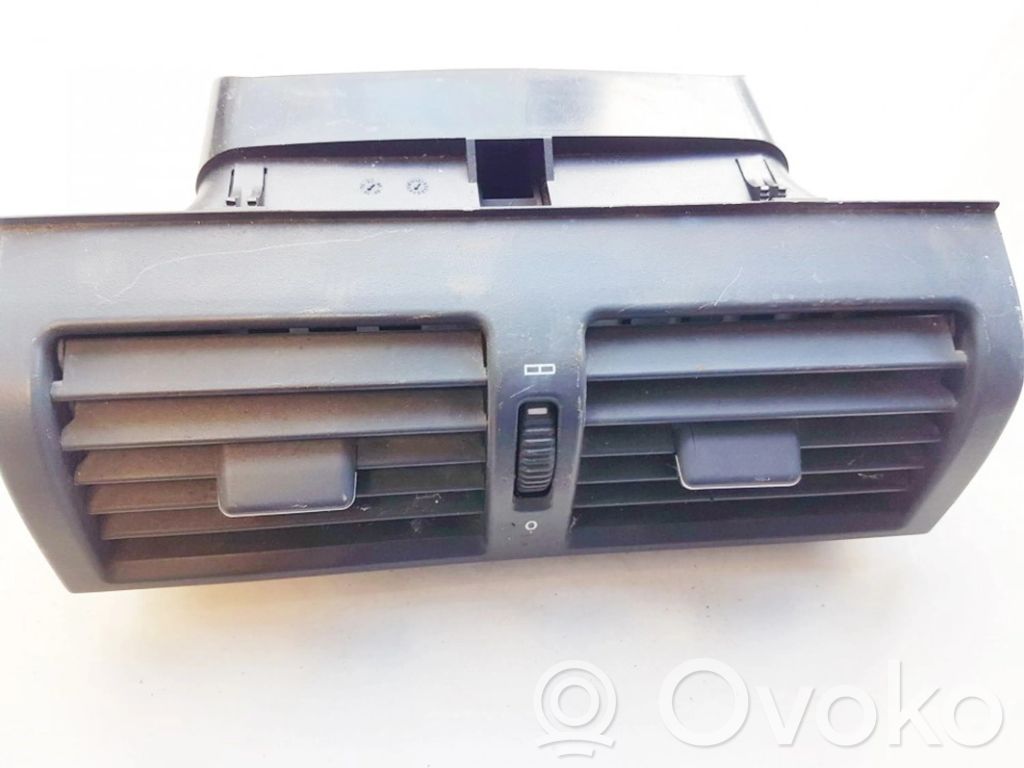 Mercedes-Benz E W210 Griglia di ventilazione centrale cruscotto