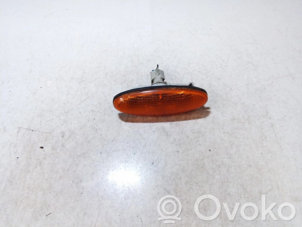 Mazda 323 Seitenblinker 