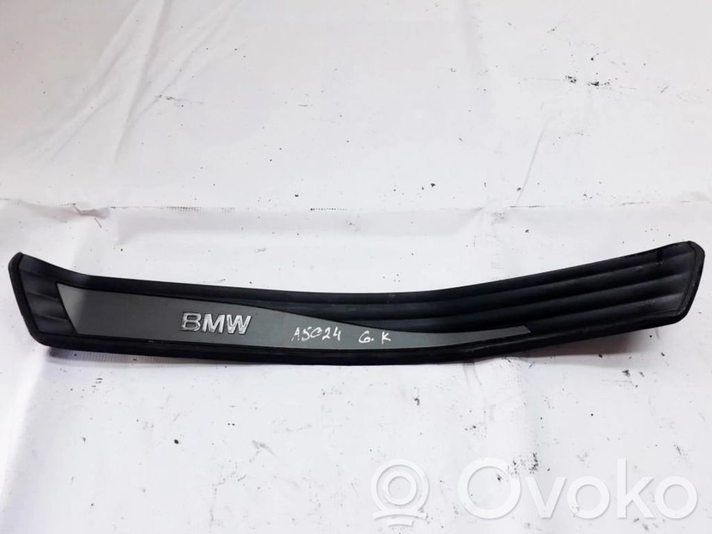 BMW 5 E60 E61 Copertura del rivestimento del sottoporta posteriore