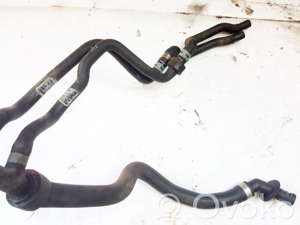 Mercedes-Benz E W211 Tuyau de liquide de refroidissement moteur